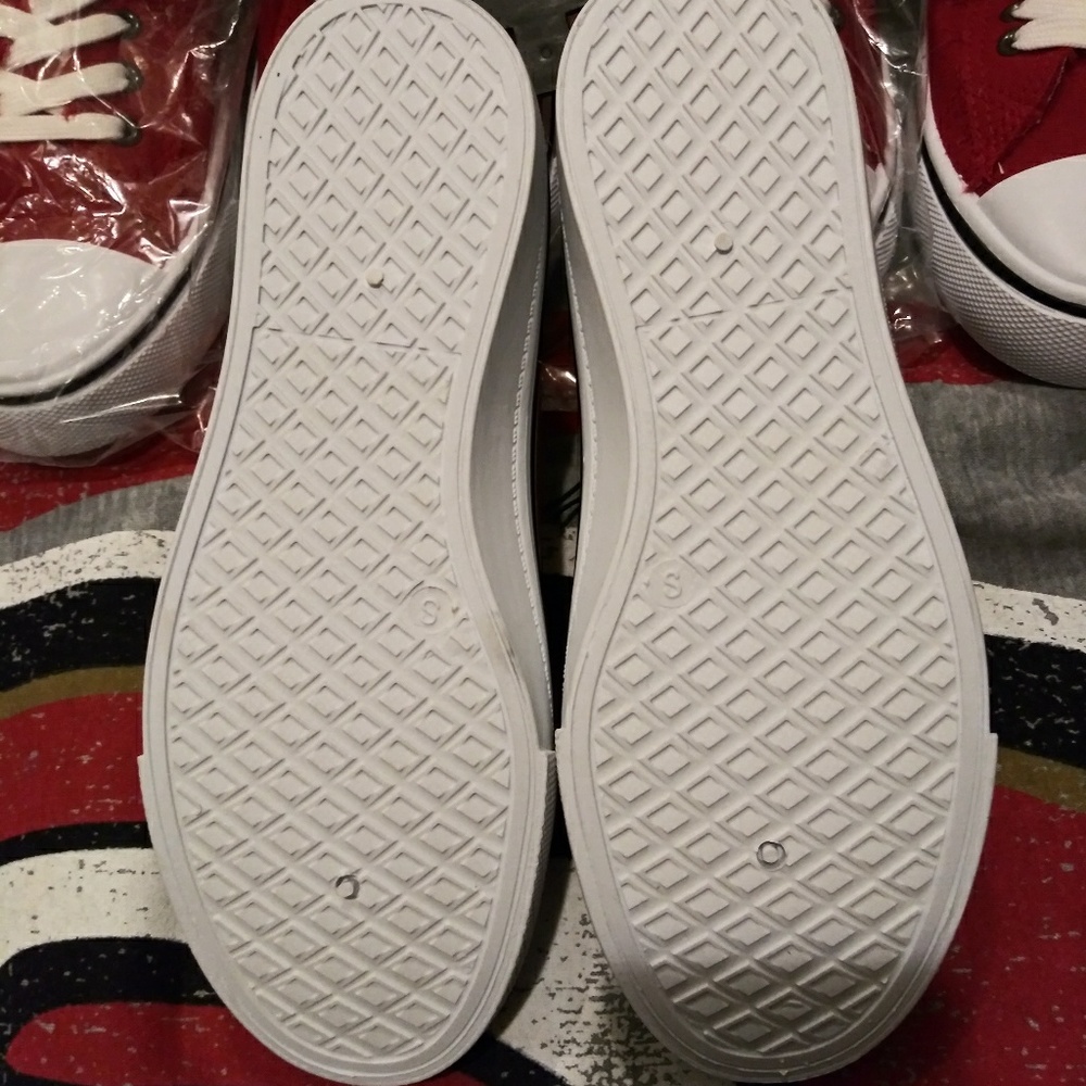 Shoes - Picture 2 of 6